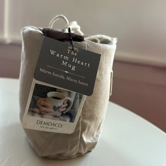 Cat Mom Heart Mug - Picture 2 of 4